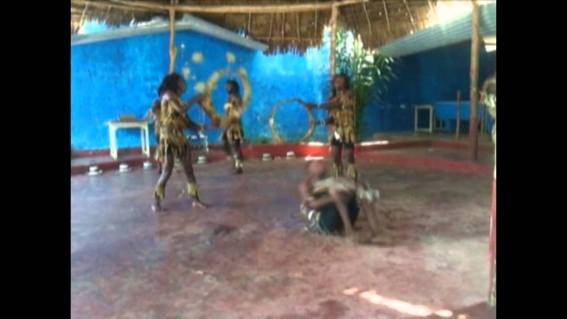 HUNTERS AFRICAN ACROBATS